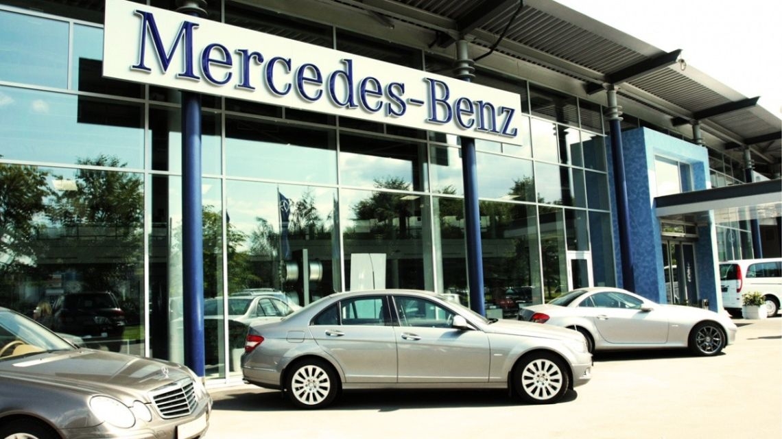 Mercedes-Benz обогнал Toyota по выручке от продажи автомобилей