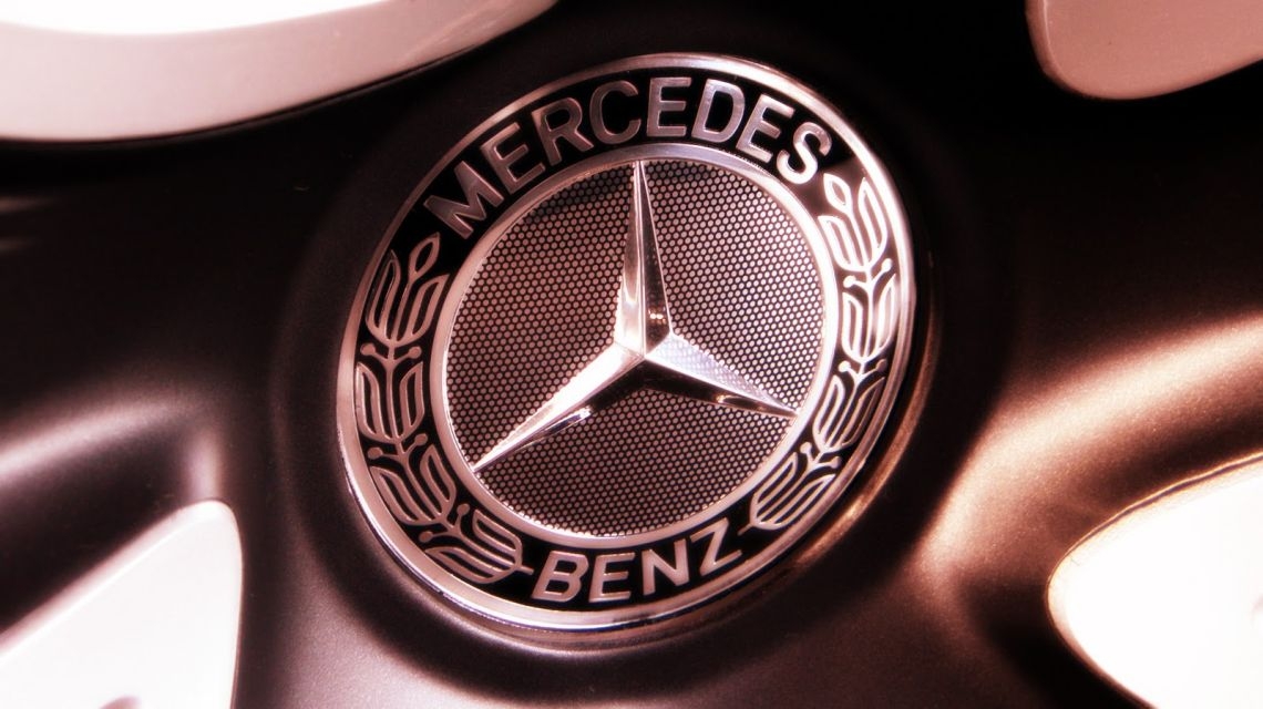 Mercedes-Benz шокировал новыми изображениями пикапа. Озвучена дата презентации